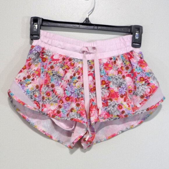 Lululemon SIZE 4 Hotty Hot Shorts Flowabunga - Picture 3 of 10